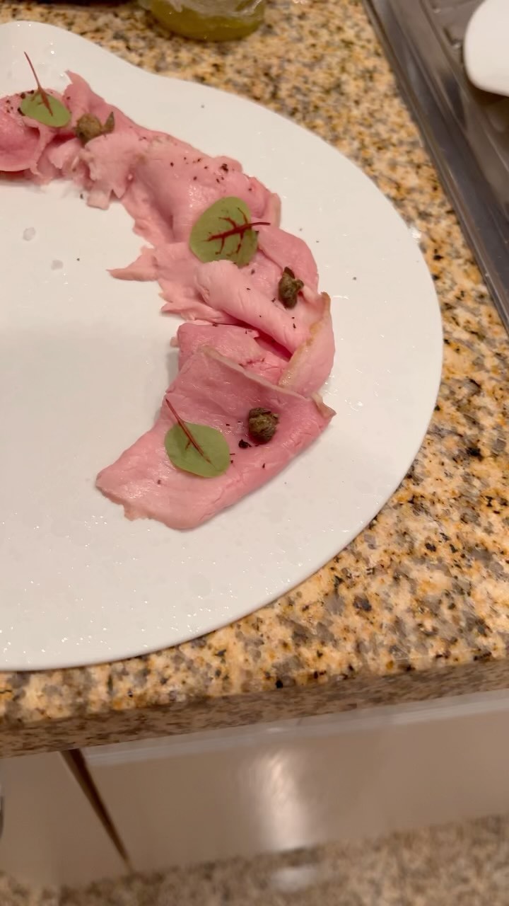 QUALCHE ESTRATTO DEGLI ULTIMI EVENTI
~
~
~
#cateringservices #chefsplating #royaleporcellana #gourmetkitchen #artofplatingfood #artofplating #bartenderstyle #welcomedrink #chefsexcellentplates #chefsalert #professionalchefs #chefstyle #lanerodiseppia