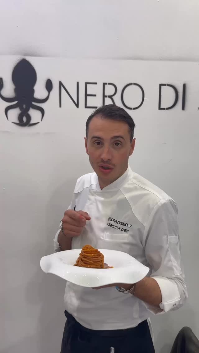 “STA ARRIVANDO LA 💣 “
Da gennaio oltre ai nostri eventi a domicilio potete venire a degustare i nostri piatti presso il nostro nuovo laboratorio per vivere una table experience (SOLO SU PRENOTAZIONE) riservata ad un massimo di 10 persone a sera, un esperienza esclusiva con una vasta scelta di vini pregiati (tanti anche al calice con il metodo CORAVIN).
Seguiranno altri aggiornamenti nelle prossime settimane.
Per tutte le info scriveteci senza impegno:
MAIL:
Info@lanerodiseppia.com
SITO WEB
Lanerodiseppia.com
~
~
#chefadomicilio #tableexperience #chefsplating
#gourmetdinner #chefsexcellentplates #chefsplateform
#privatecheflife #coravin #lacucinaitaliana #gourmetathome